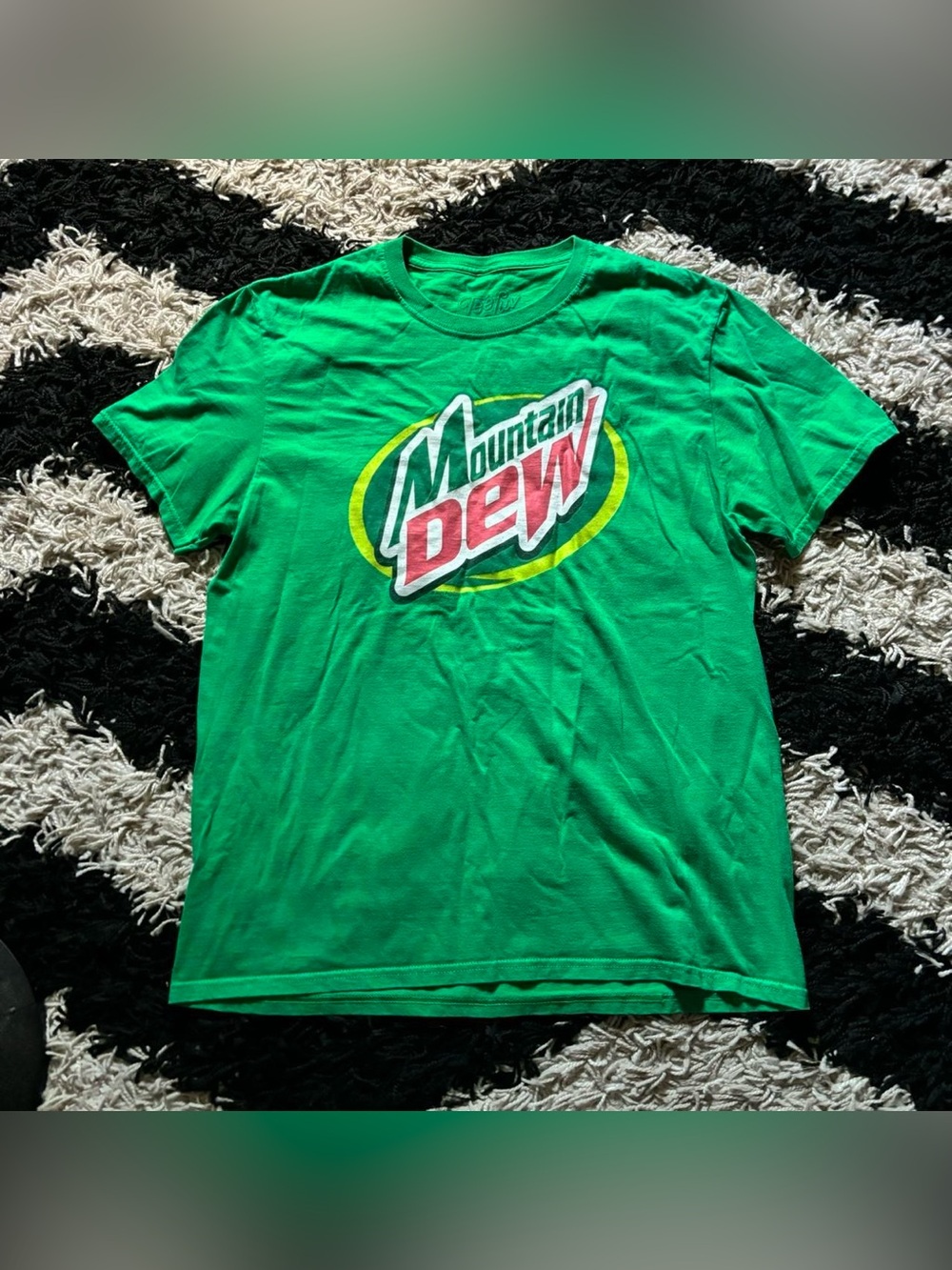 Tee Luv Mountain Dew Logo Graphic Green Short Sleeve Tshirt Women’s Large